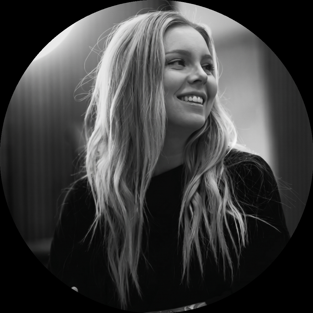 Porträtt av Josefin Jansson, tatuerare på Nancy Fancy Tattoo