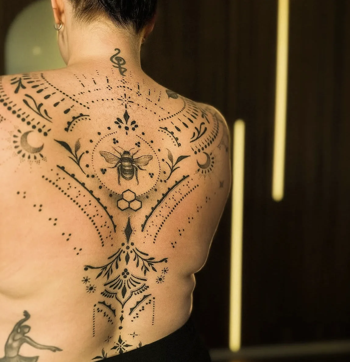 Blackwork-tatuering av Nancy